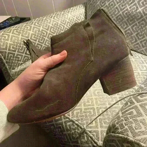 Brown mini boots - Picture 6 of 9